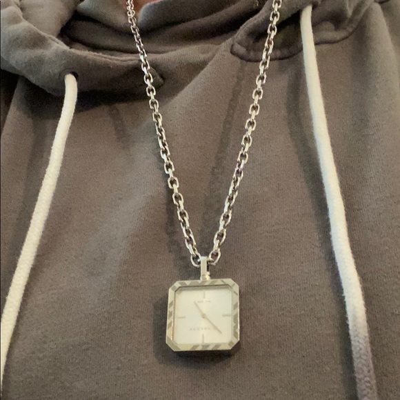 Authentic Burberry watch Fob and Chain. - Picture 4 of 8